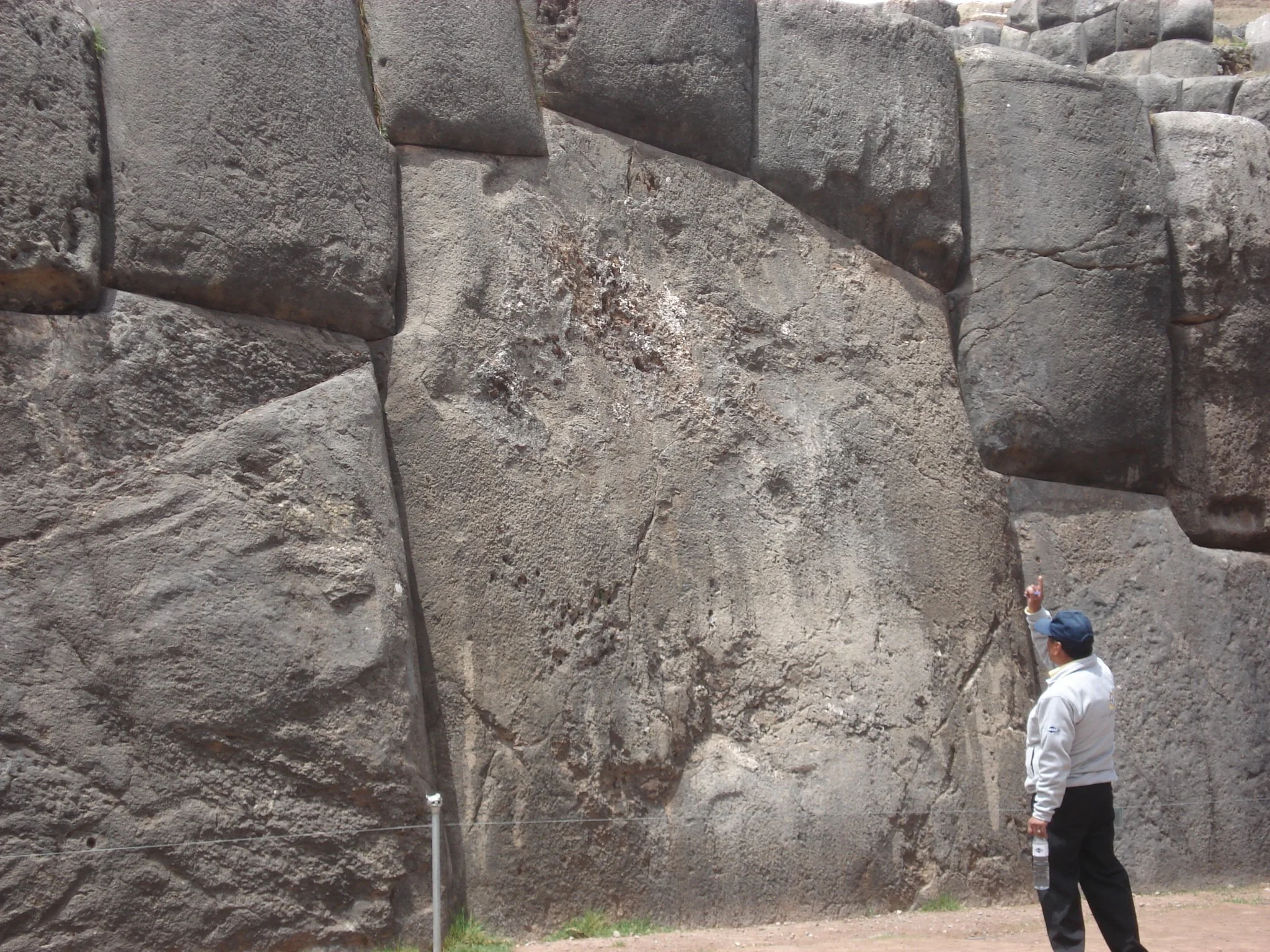 2008 | Cusco | Sacsayhuamán Fortress | Sizes of Stones