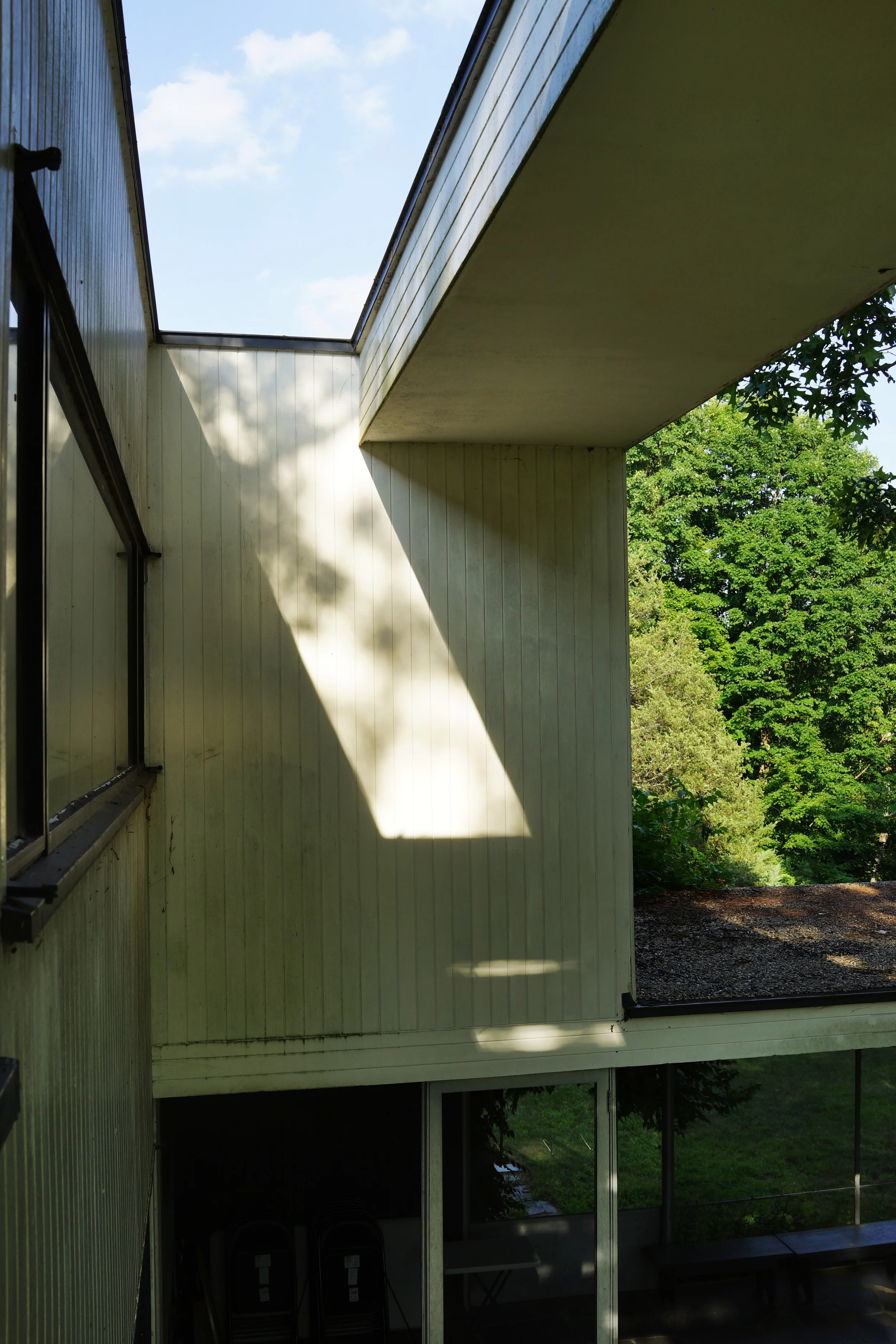 This house has several really nice moments. Everything is built in long proportions, which create some nice transitions between spaces. 