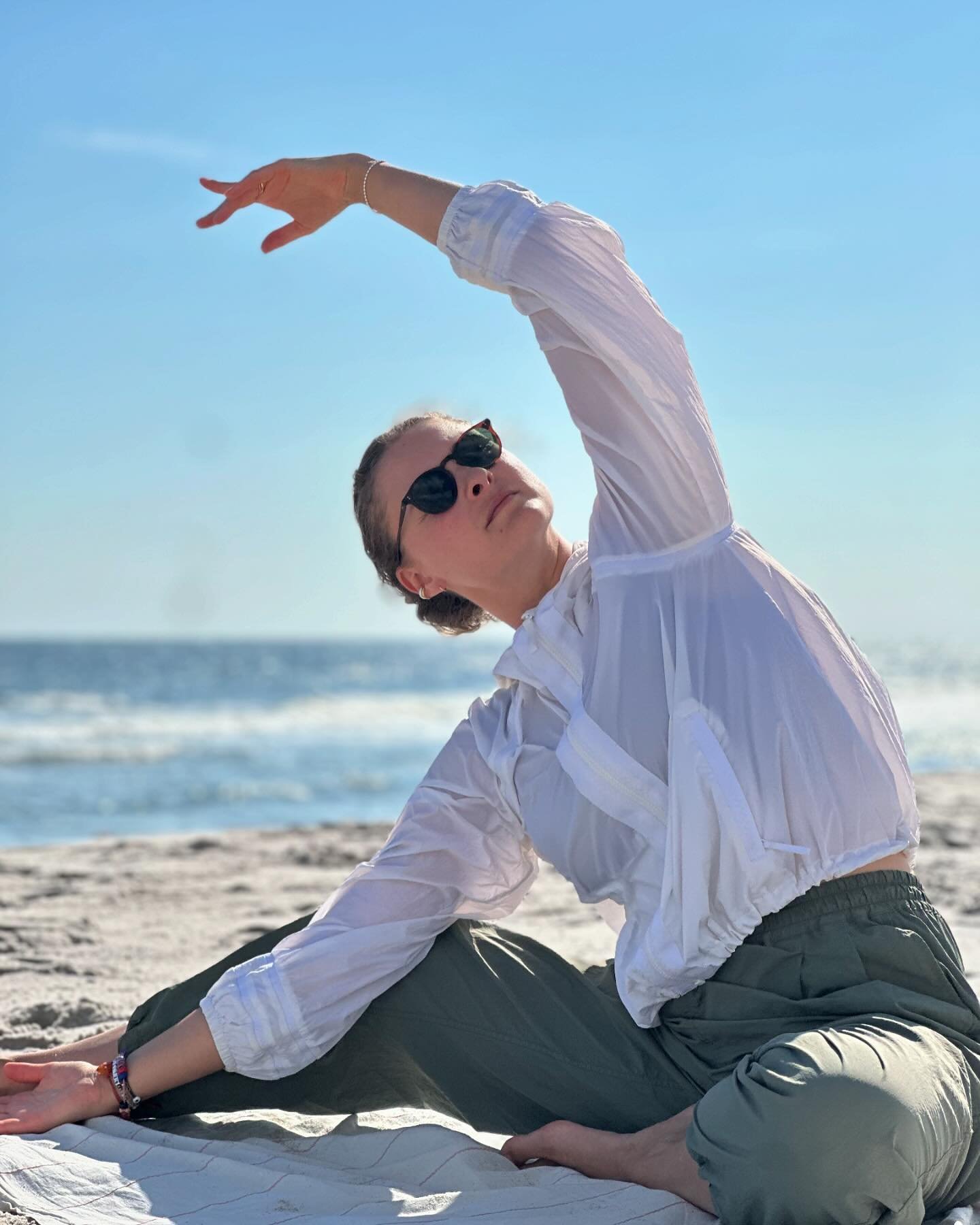 &lsquo;The only way out is the way IN&rsquo;

Yoga everyday everywhere, your skin will thank you 🫶 

#movingmeditation #skinglow 
#yogaonthebeach