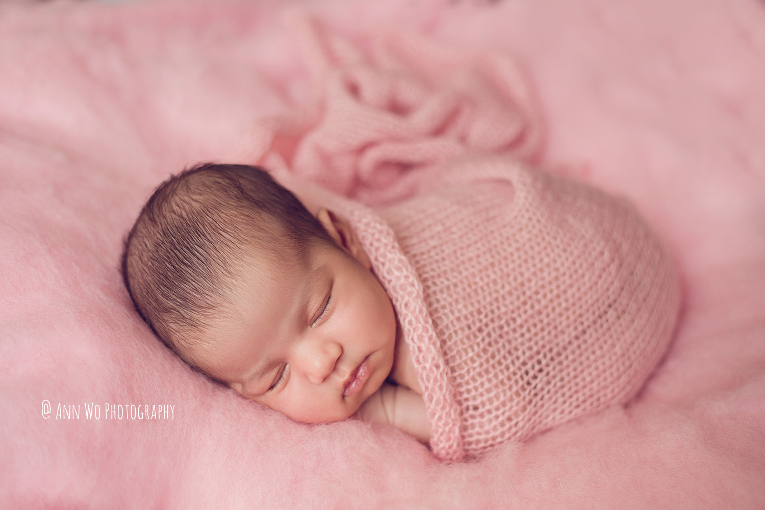 newborn photography london ann wo pink fluff knitted wrap