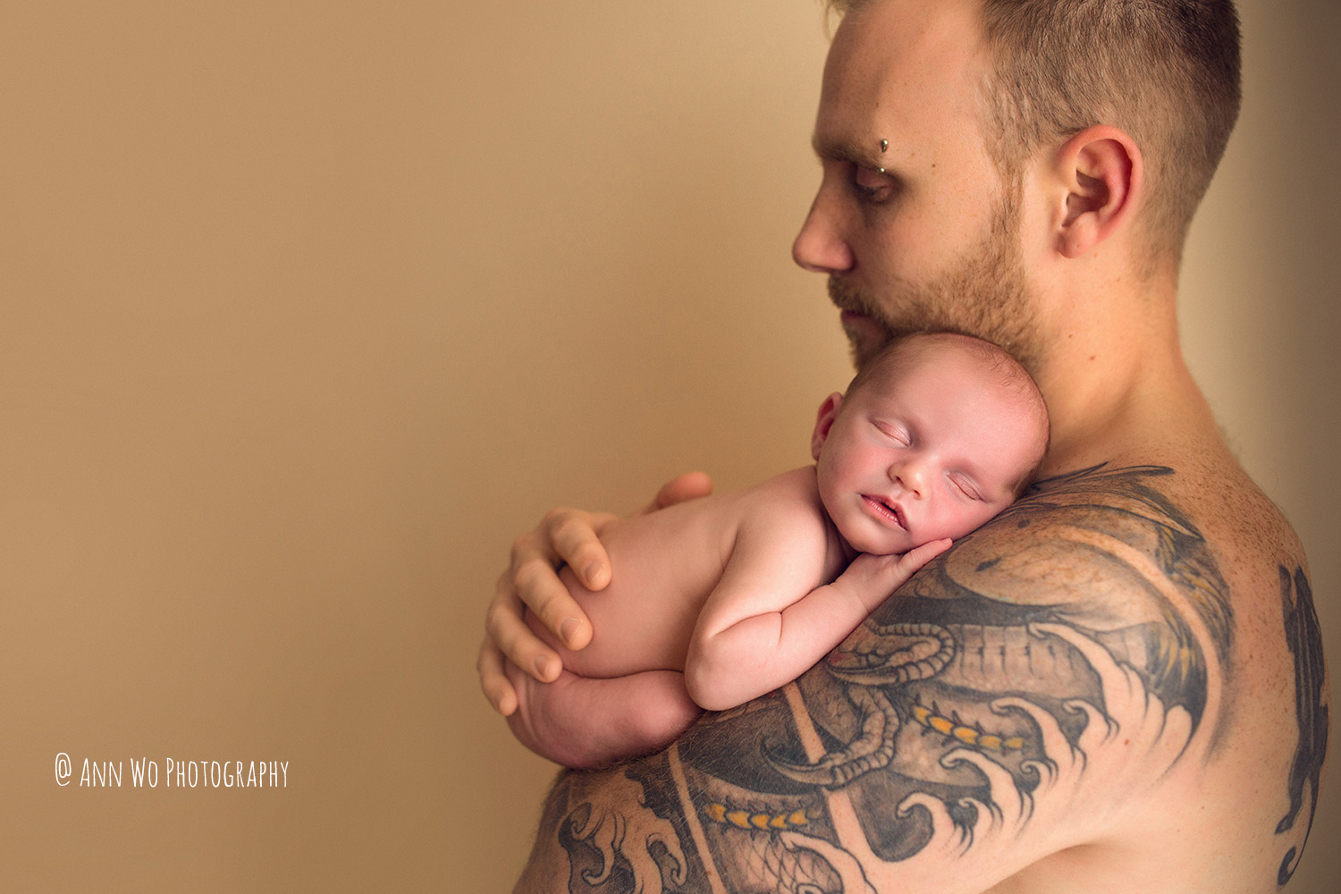 skin-to-skin newborn photography by Ann Wo in London UK