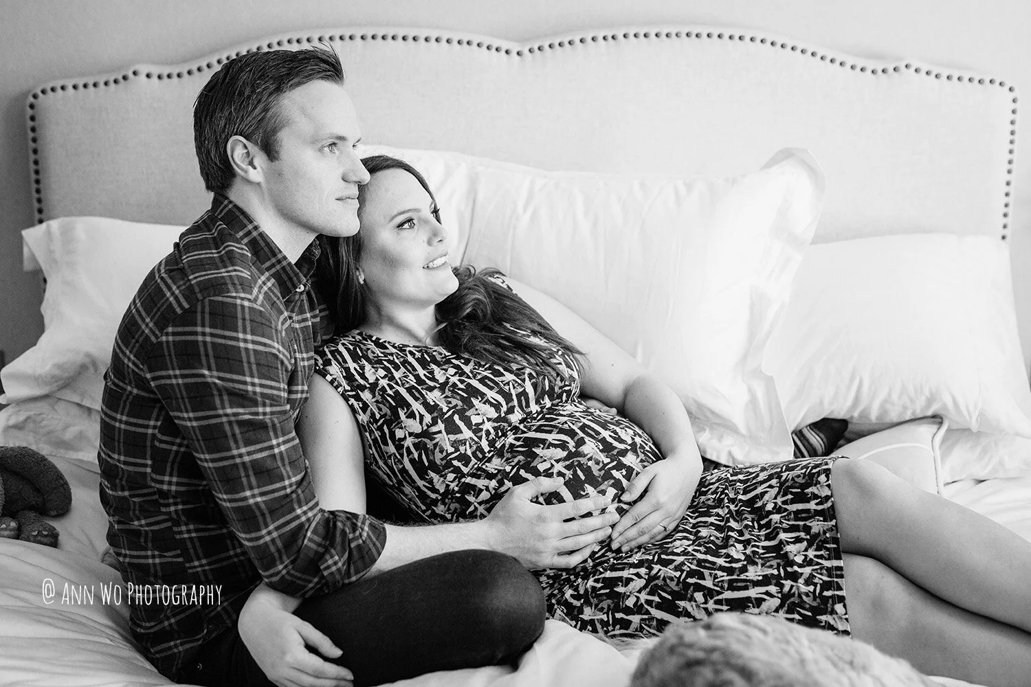 beautiful-maternity-lifestyle-photo-session-at-home-in-London-by-Ann-Wo-14.jpg