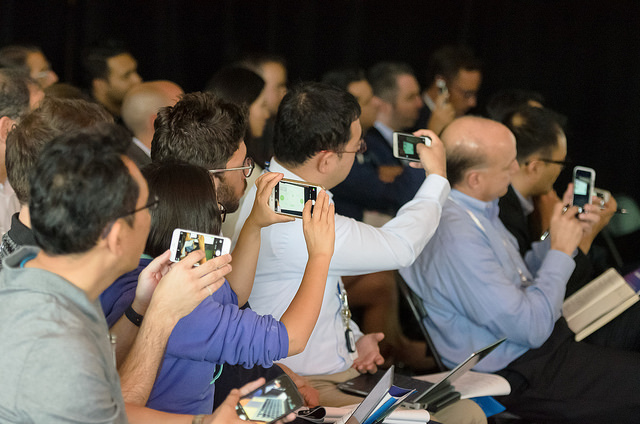 The crowd was very involved and was even able to send live comments to the presenters during their pitch. 