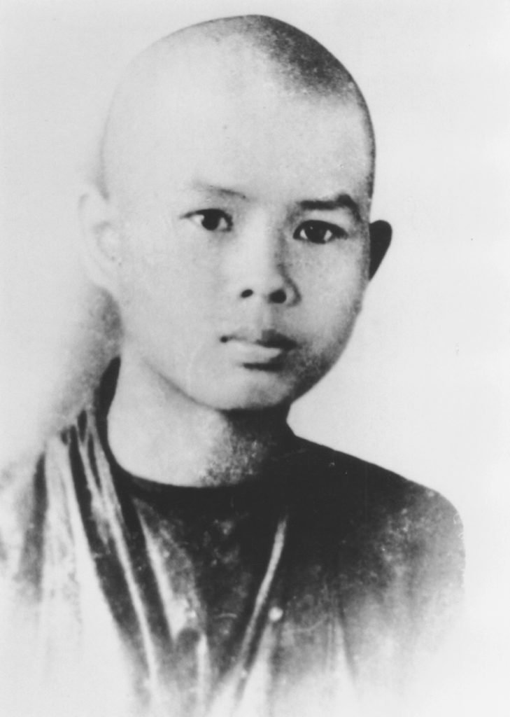 01-Thich-Nhat-Hanh-at-16-PHOTO-PVCEB-729x1024-1642824828.jpg