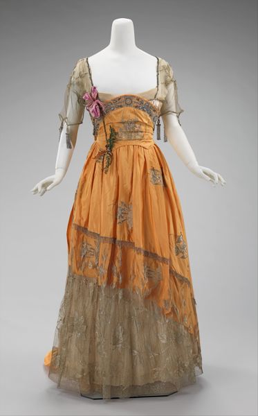 A Brief History of Western Fashion 1900-1950 — Museum Center at 5ive Points