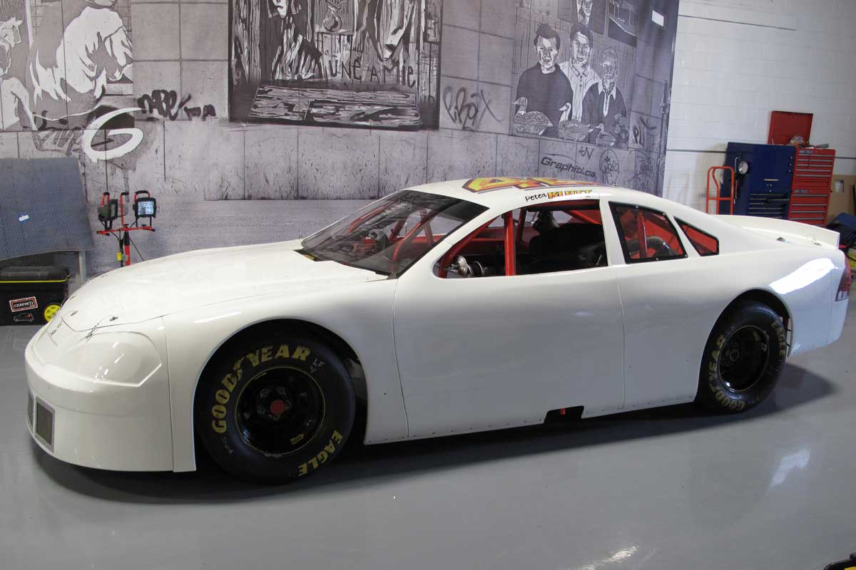 No brands, STILL awesome to watch at 200 mph.