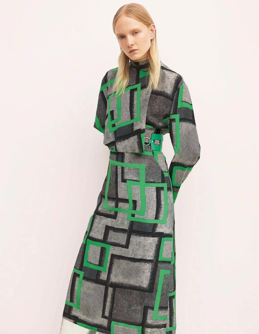 maja-salamon-by-dusan-reljin-for-harper_s-bazaar-japan-october-2015-1.jpg