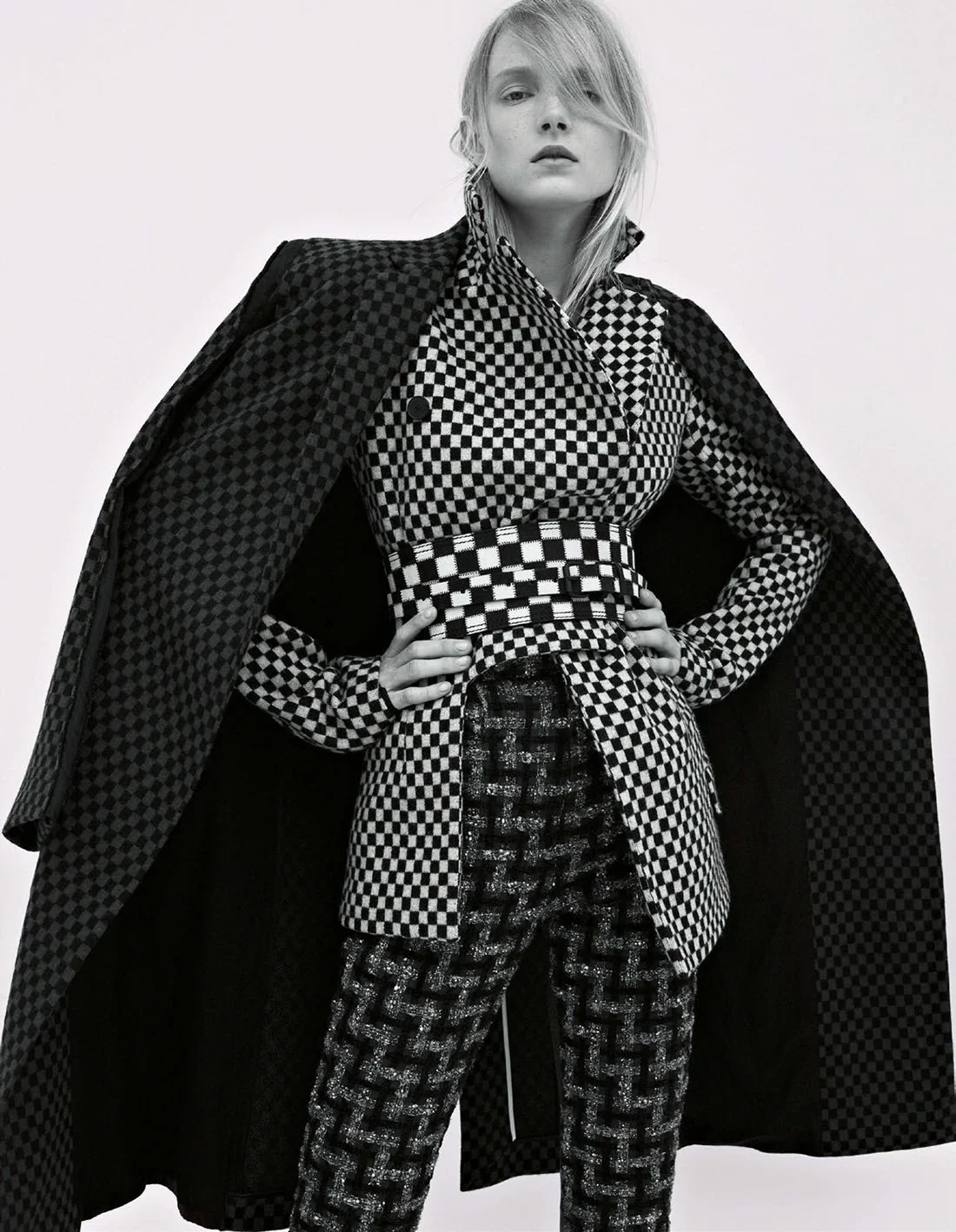 maja-salamon-by-dusan-reljin-for-harper_s-bazaar-japan-october-2015.jpg