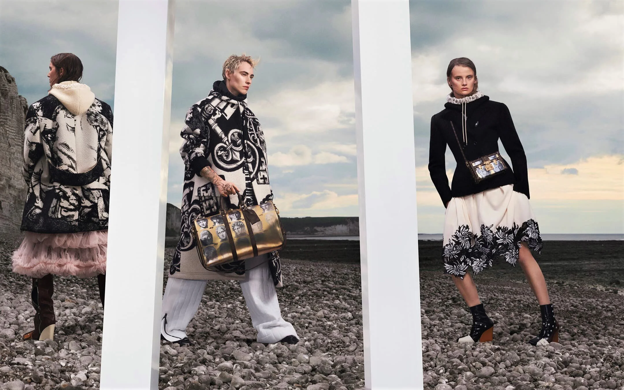 Louis-vuitton-fall-2021-ad-campaign-the-impression-005.jpeg
