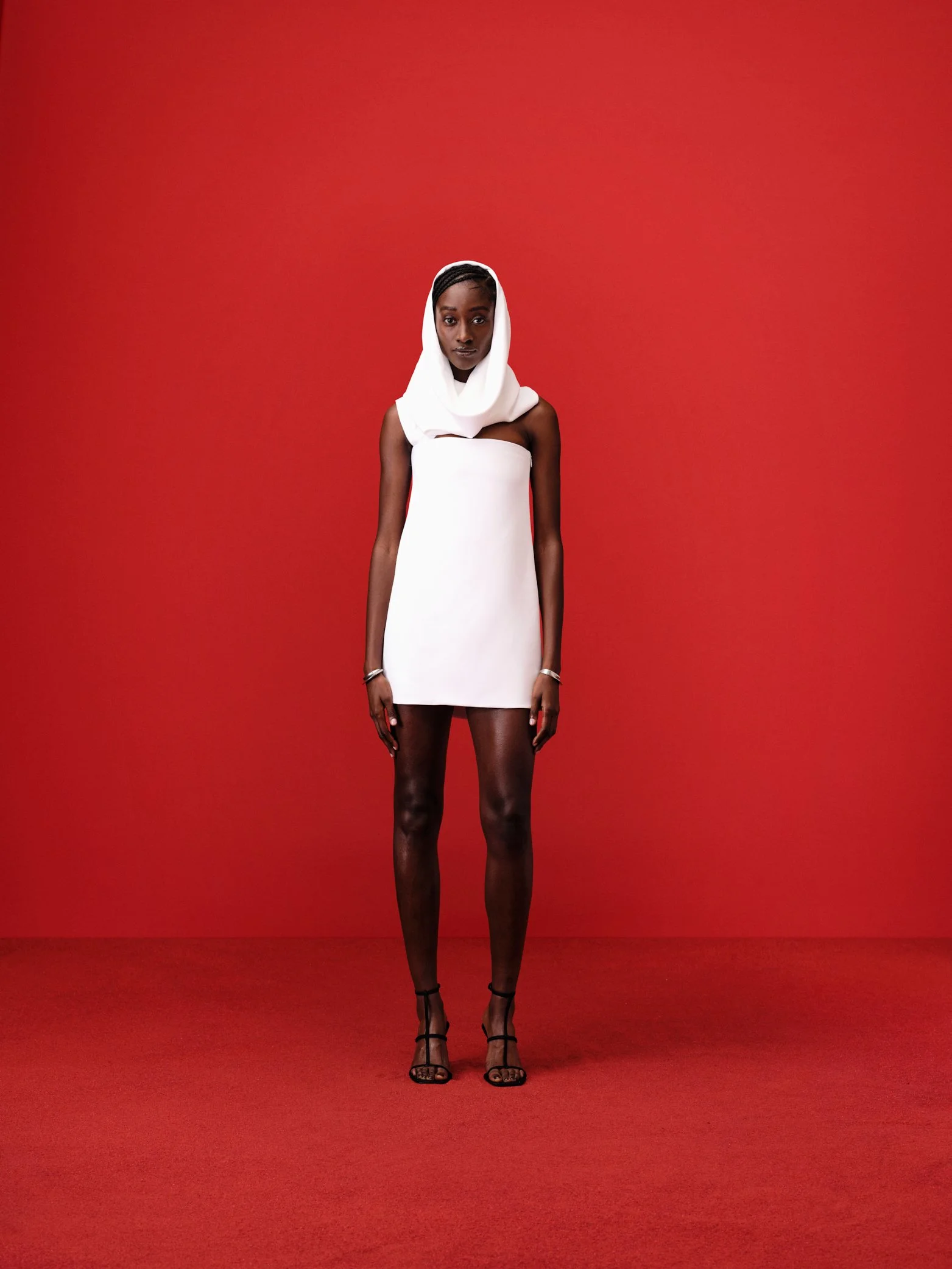 LOOK51_ferragamo_230922_20_0495_V04_sRGB_300DPI_2084px.jpg