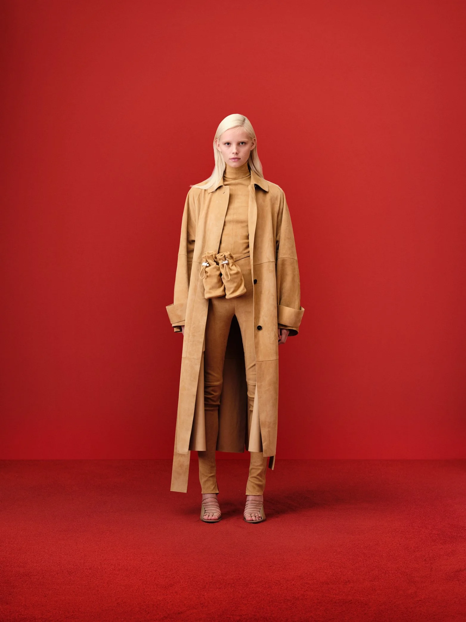 LOOK09_ferragamo_230922_29_0651_V04_sRGB_300DPI_2084px.jpg