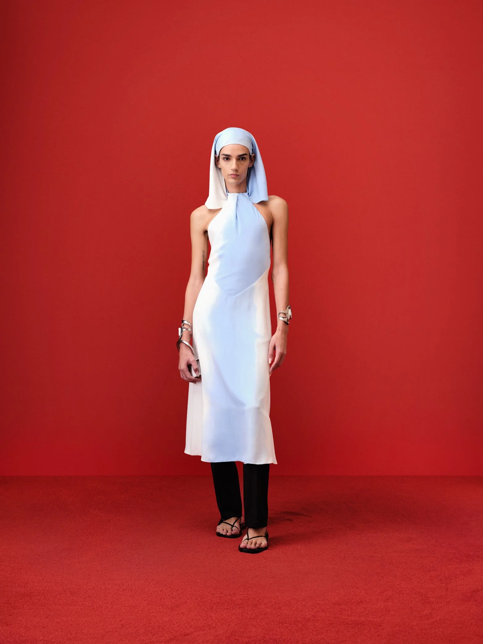 LOOK39_ferragamo_230922_61_1229_V04_sRGB_300DPI_2084px.jpg