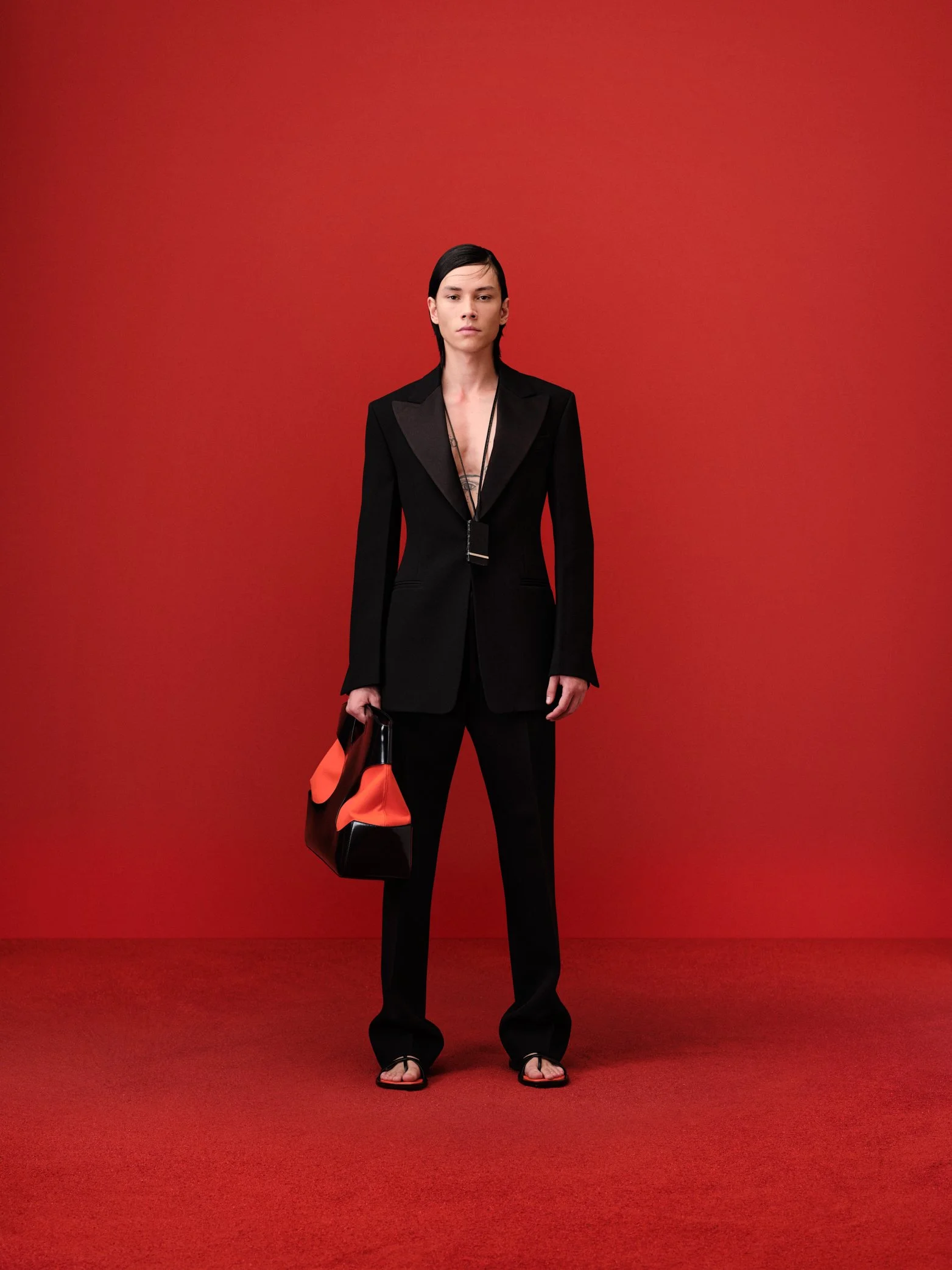 LOOK33_Ferragamo_33_0091_V04_sRGB_300DPI_2084px.jpg