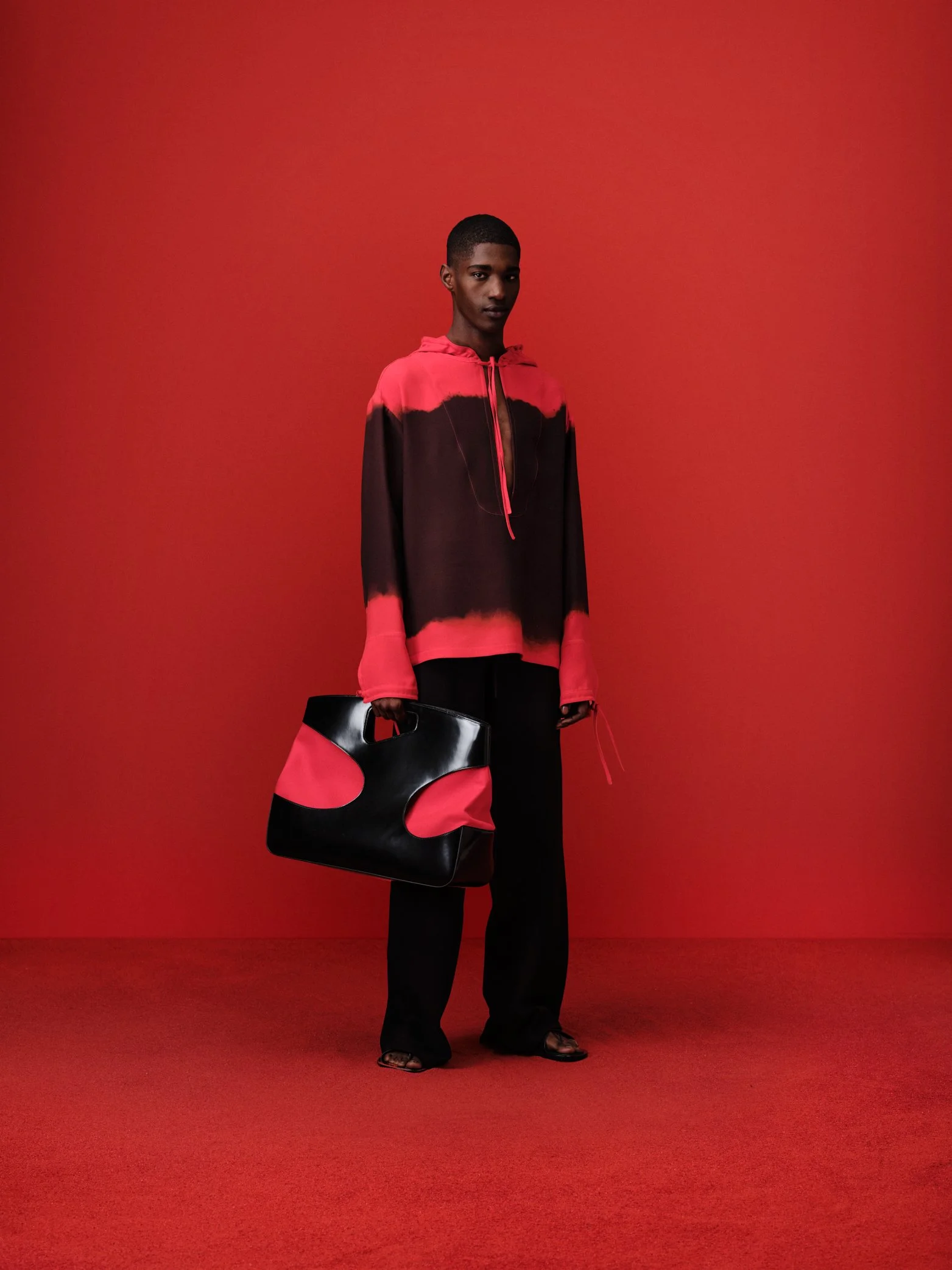 LOOK11_ferragamo_230922_27_0626_V04_sRGB_300DPI_2084px.jpg