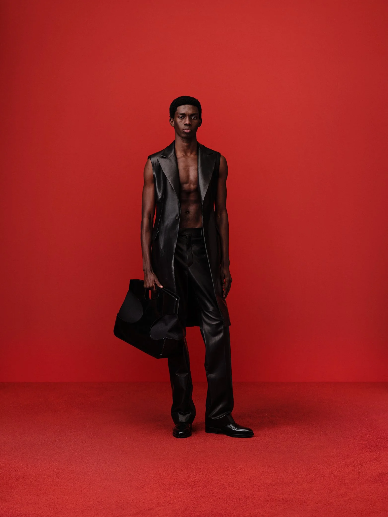 LOOK36_ferragamo_230922_60_1215_V04_sRGB_300DPI_2084px.jpg