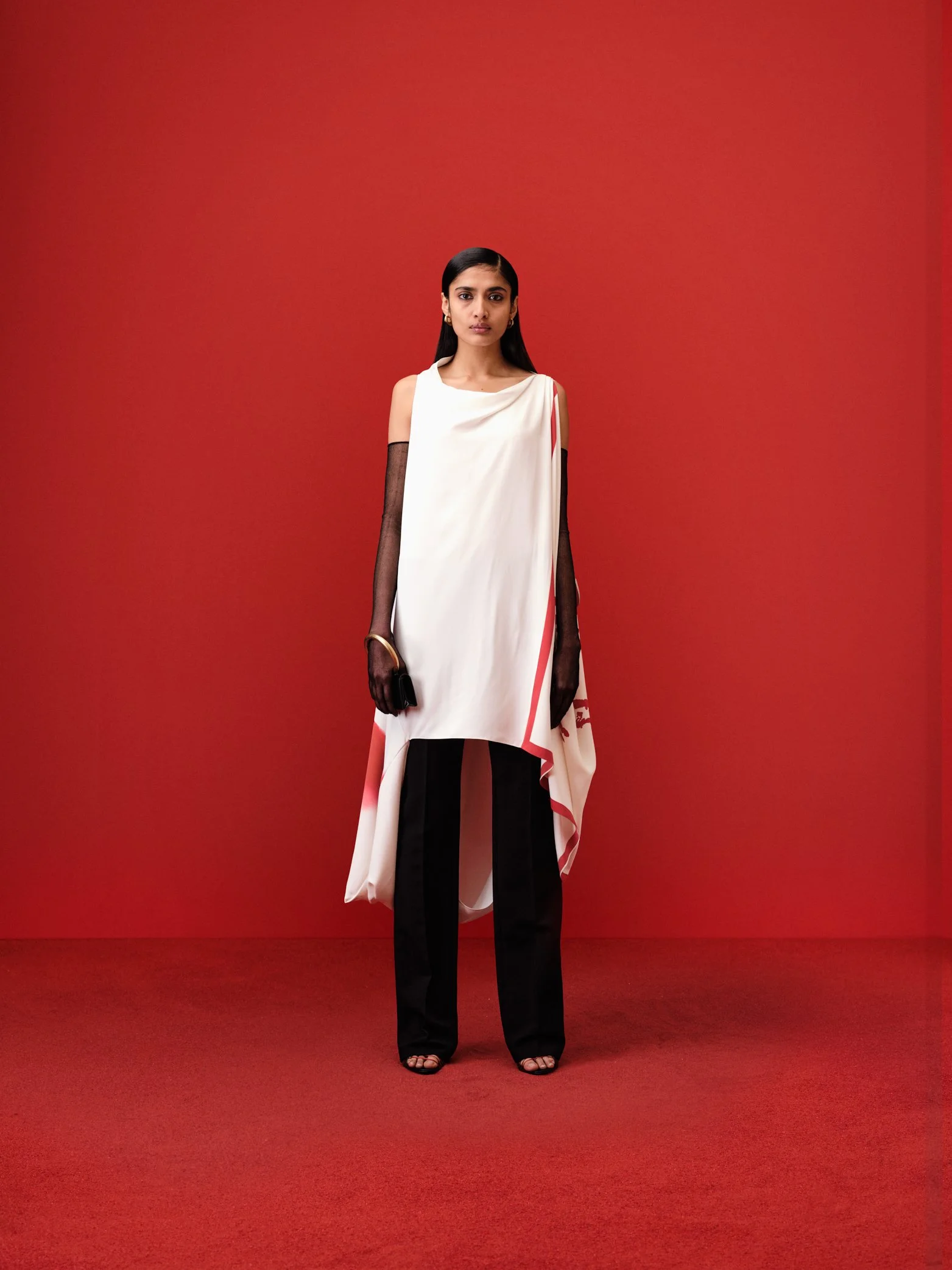 LOOK59_ferragamo_230922_42_0855_V04_sRGB_300DPI_2084px.jpg