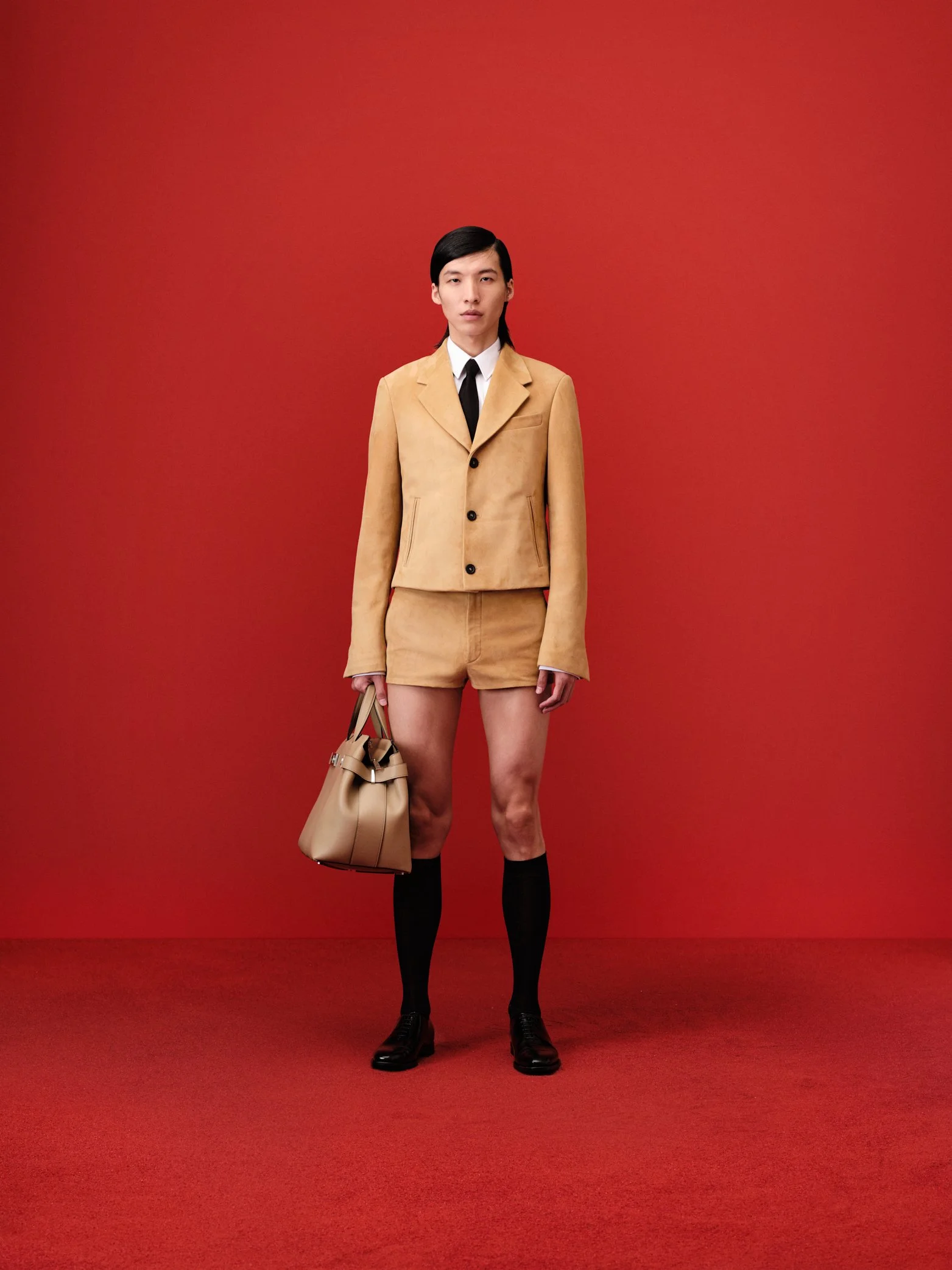 LOOK27_ferragamo_230922_56_1135_V04_sRGB_300DPI_2084px.jpg