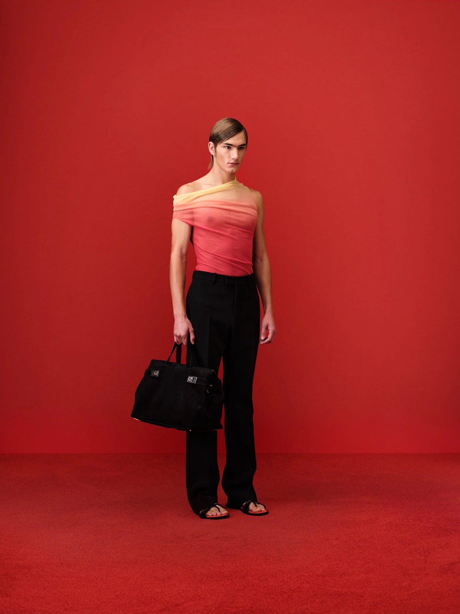 LOOK16_Ferragamo_16_0254_V04_sRGB_300DPI_2084px.jpg