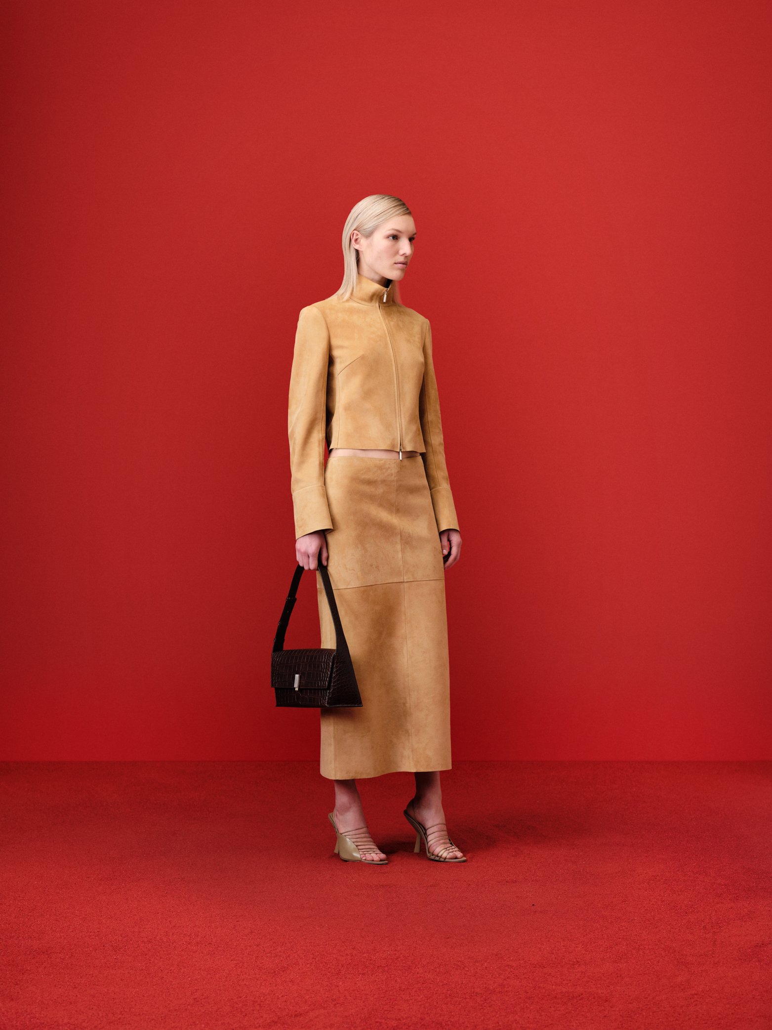 LOOK21_ferragamo_230922_22_0544_V04_sRGB_300DPI_2084px.jpg
