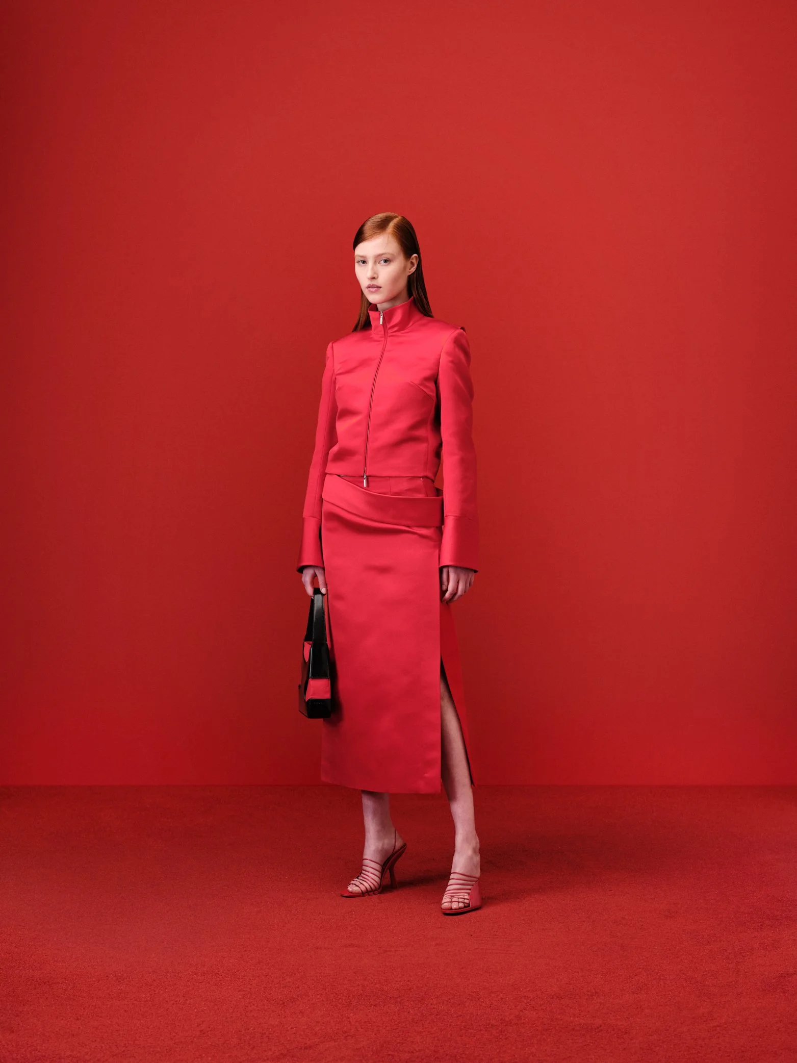 LOOK35_ferragamo_230922_53_1095_V04_sRGB_300DPI_2084px.jpg