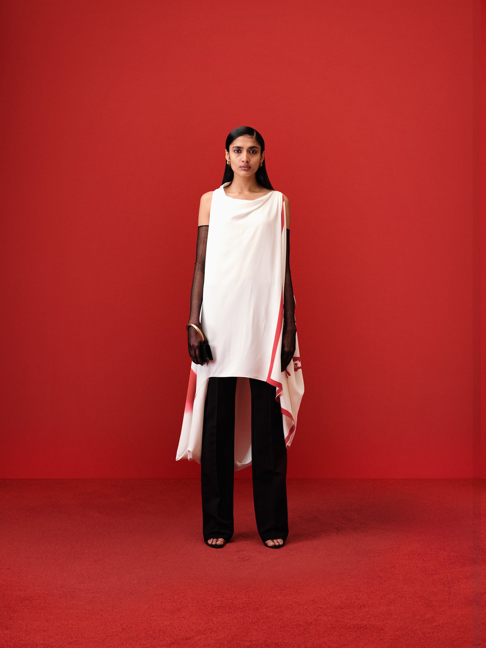 LOOK59_ferragamo_230922_42_0855_V04_sRGB_300DPI_2084px.jpg