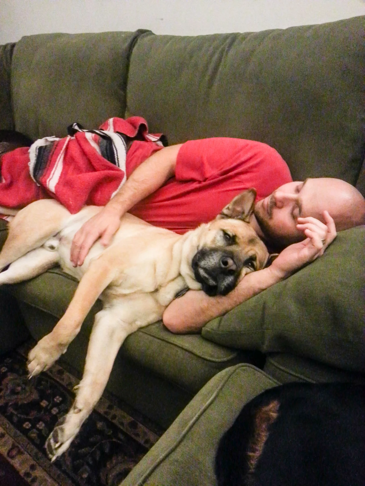  Kendo snuggles with his dad