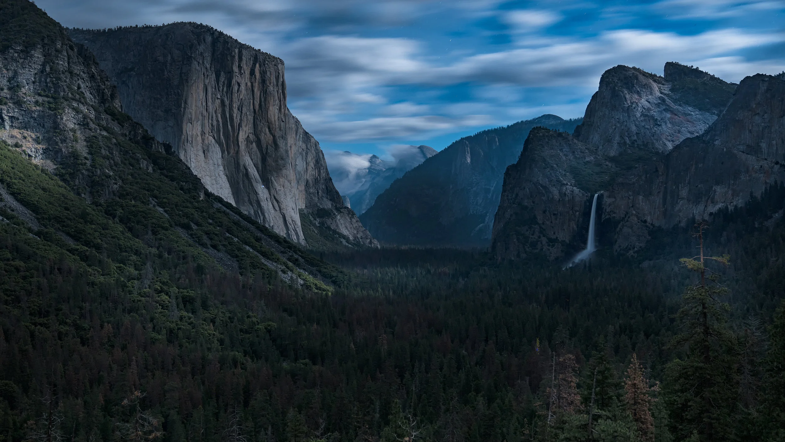 Yosemite - Tunnel View during Full Moon.jpg