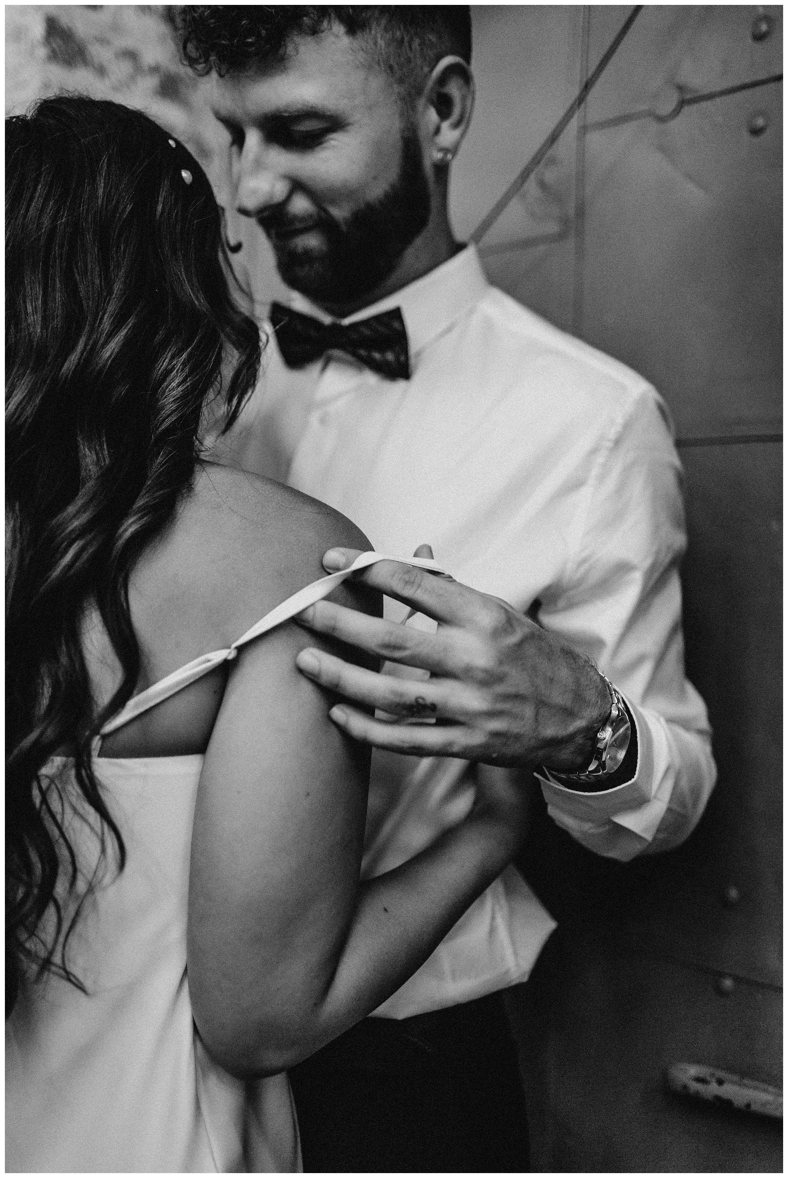 romantic-engagement-photos-kansas-city.JPG