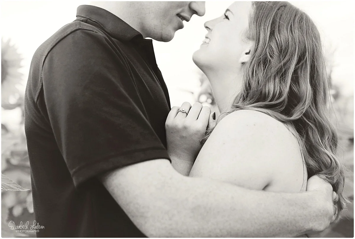 Kansas City Photographer-Elizabeth Ladean-Best-Of-Engagement_2015_3386.jpg