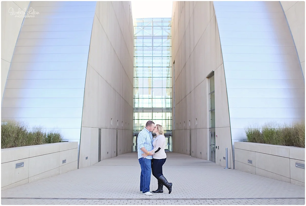 Kansas City Photographer-Elizabeth Ladean-Best-Of-Engagement_2015_3389.jpg