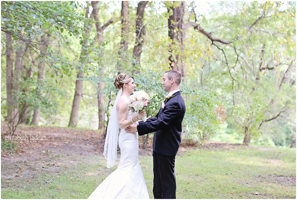 WeddingDayFirstLook_ElizabethLadeanPhotography_First_Look-_5400.jpg