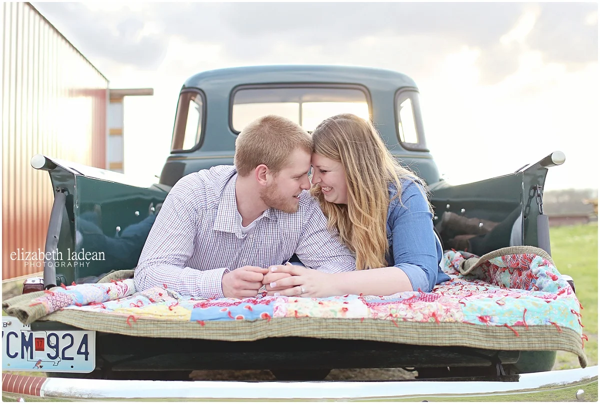 KansasCityEngagementPhotographer_ElizabethLadeanPhotography_M+S416-_5477.jpg