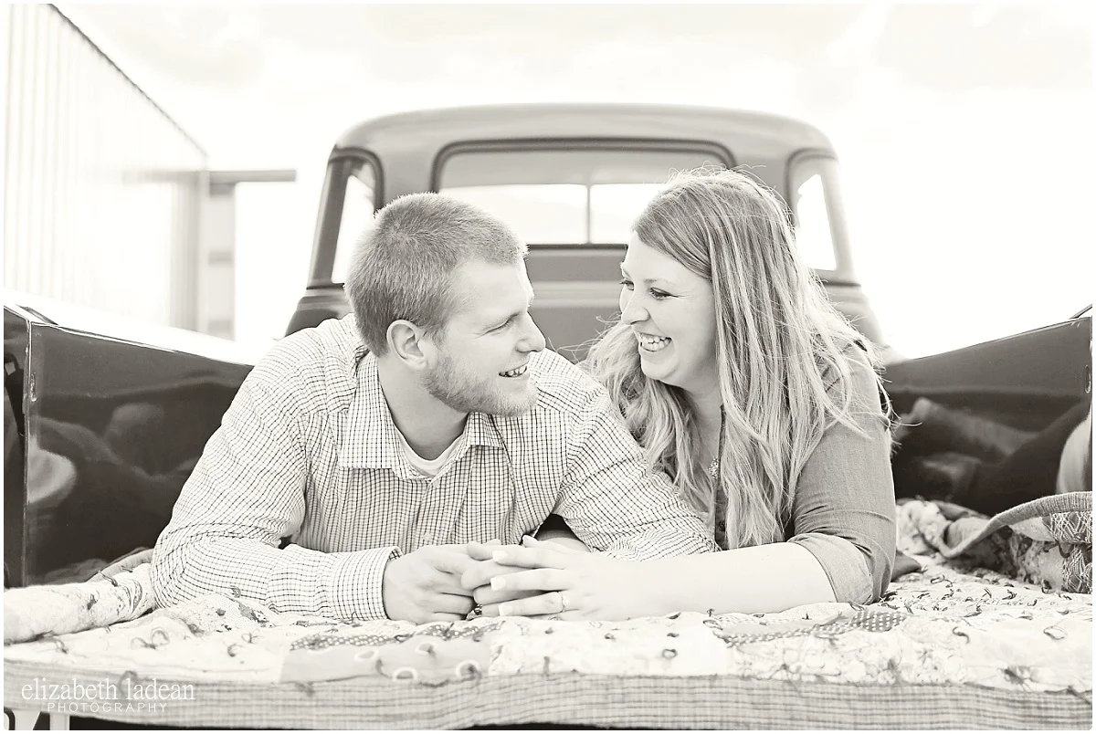 KansasCityEngagementPhotographer_ElizabethLadeanPhotography_M+S416-_5478.jpg