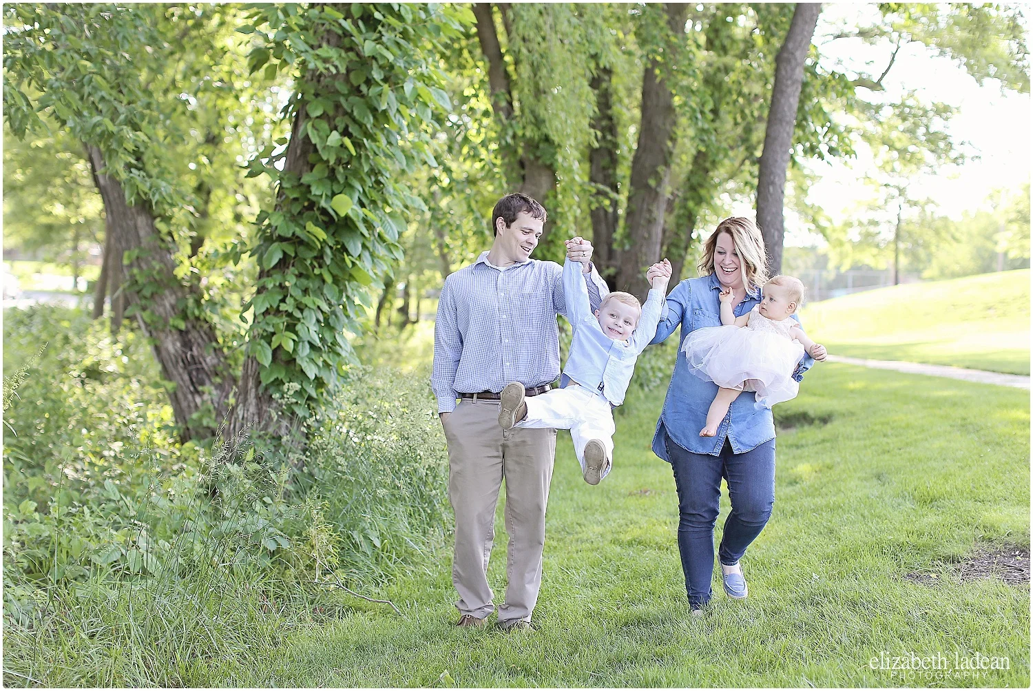 Sar-Ko-Park-Family-Photos-Kansas-HFam-ElizabethLadeanPhotography-photo_6210.jpg