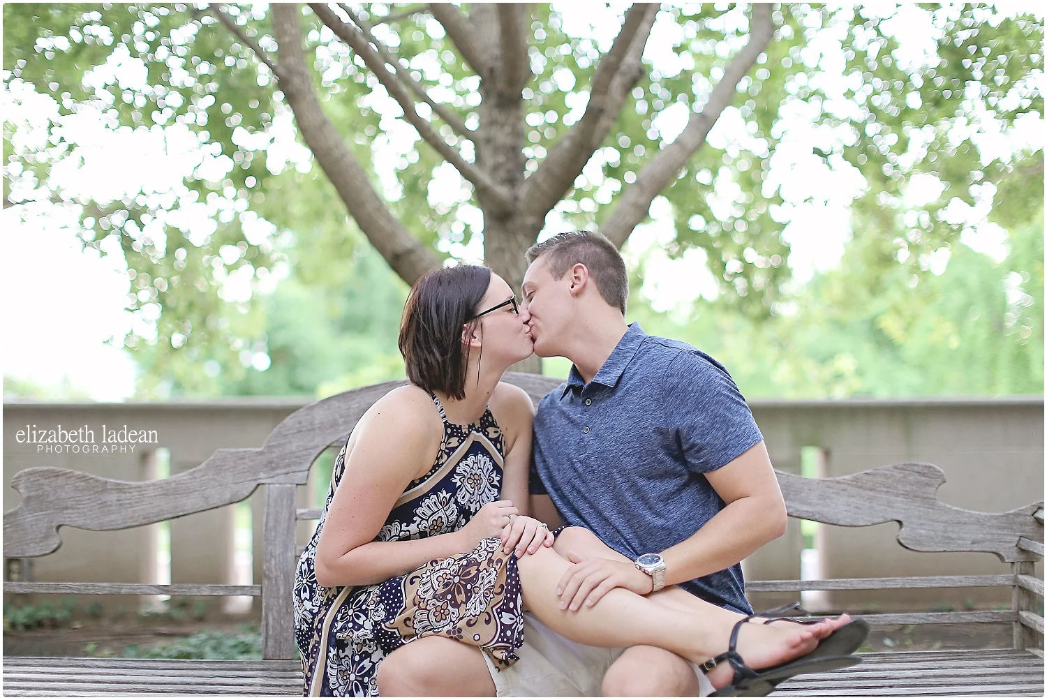 Nelson-Atkins-Engagement-Session-KC-Photographer-A+M-August-ElizabethLadeanPhotography-photo_6376.jpg