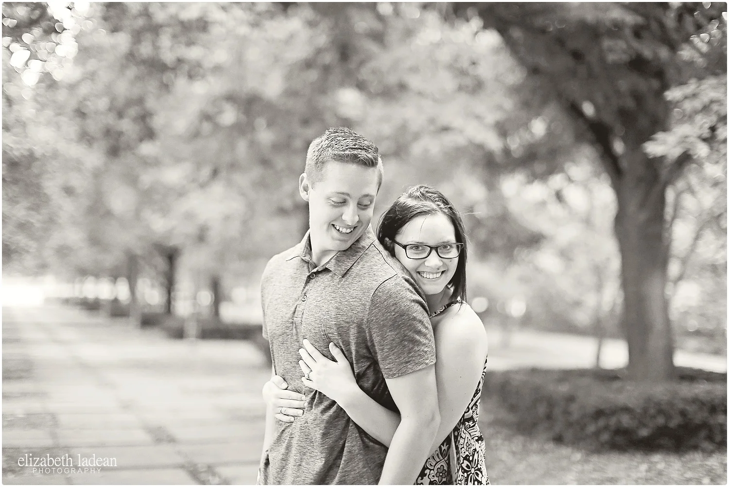Nelson-Atkins-Engagement-Session-KC-Photographer-A+M-August-ElizabethLadeanPhotography-photo_6371.jpg