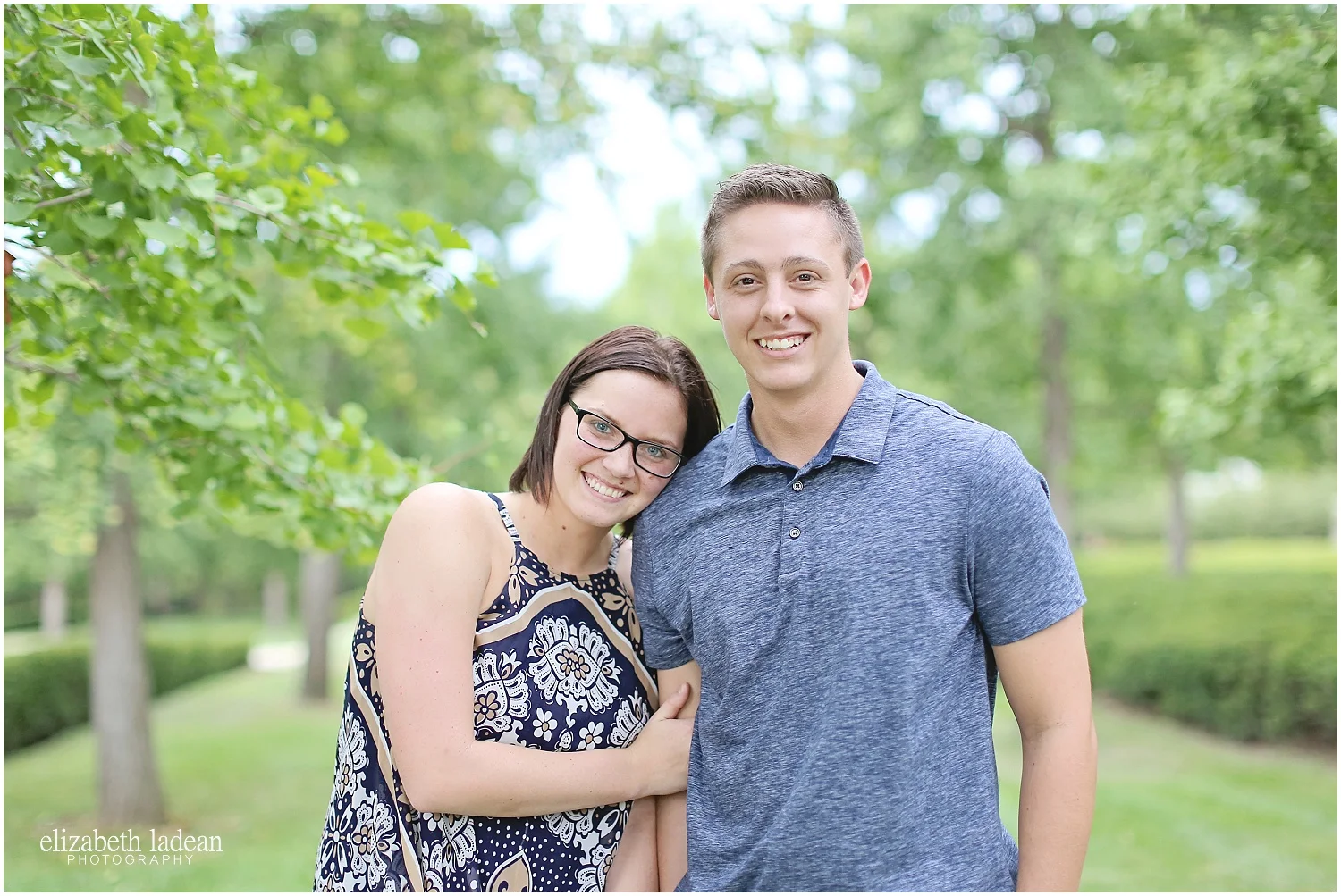 Nelson-Atkins-Engagement-Session-KC-Photographer-A+M-August-ElizabethLadeanPhotography-photo_6366.jpg