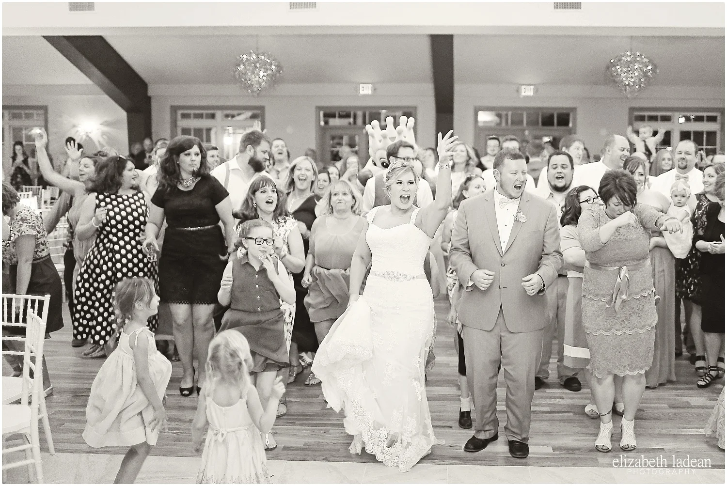 Eighteen-Ninety-Weddings-Kansas-City-Elizabeth-Ladean-Photography-K+T5716-photo_6528.jpg