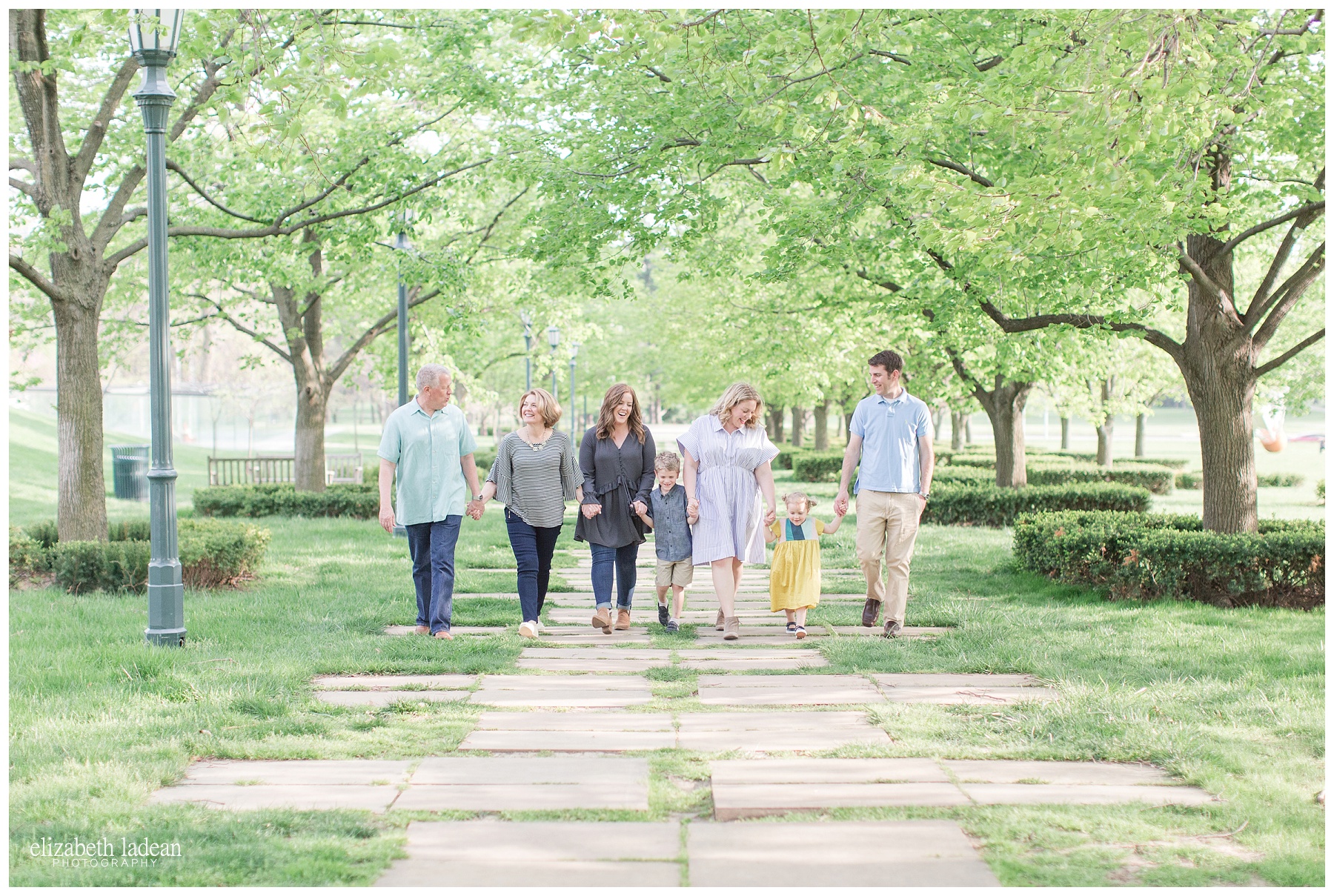 Family-Photography-Nelson-Atkins-Kansas City-D-2017-Elizabeth-Ladean-Photography-photo_0508.jpg