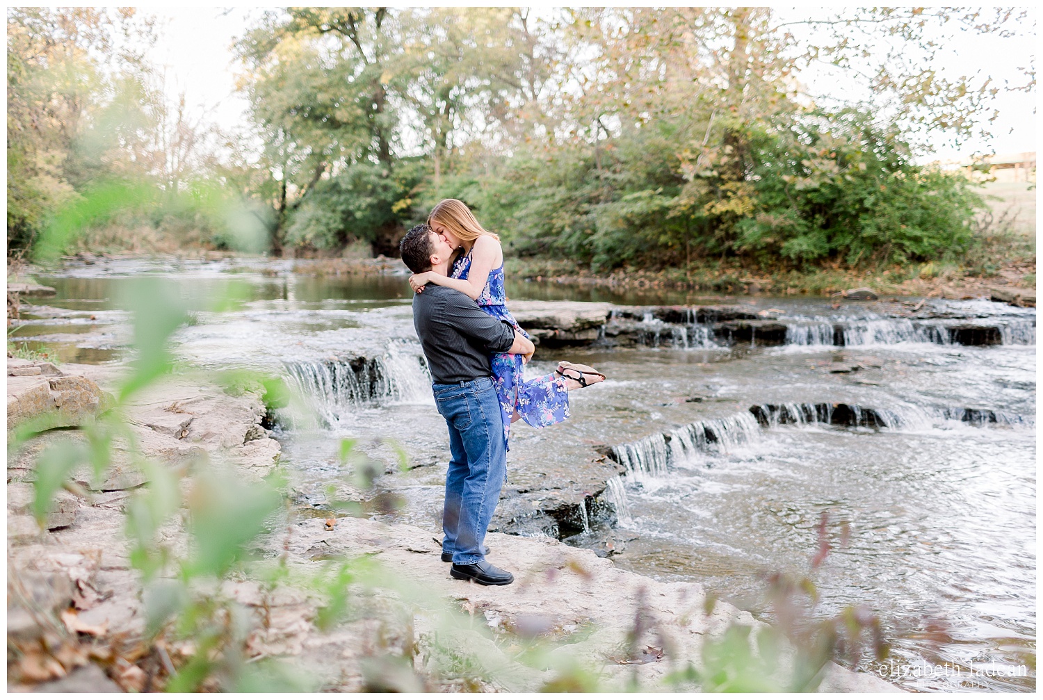 Northland-KC-Fall-Engagement-Photos-with-dog-A+B-2018-elizabeth-ladean-photography-photo_1495.jpg