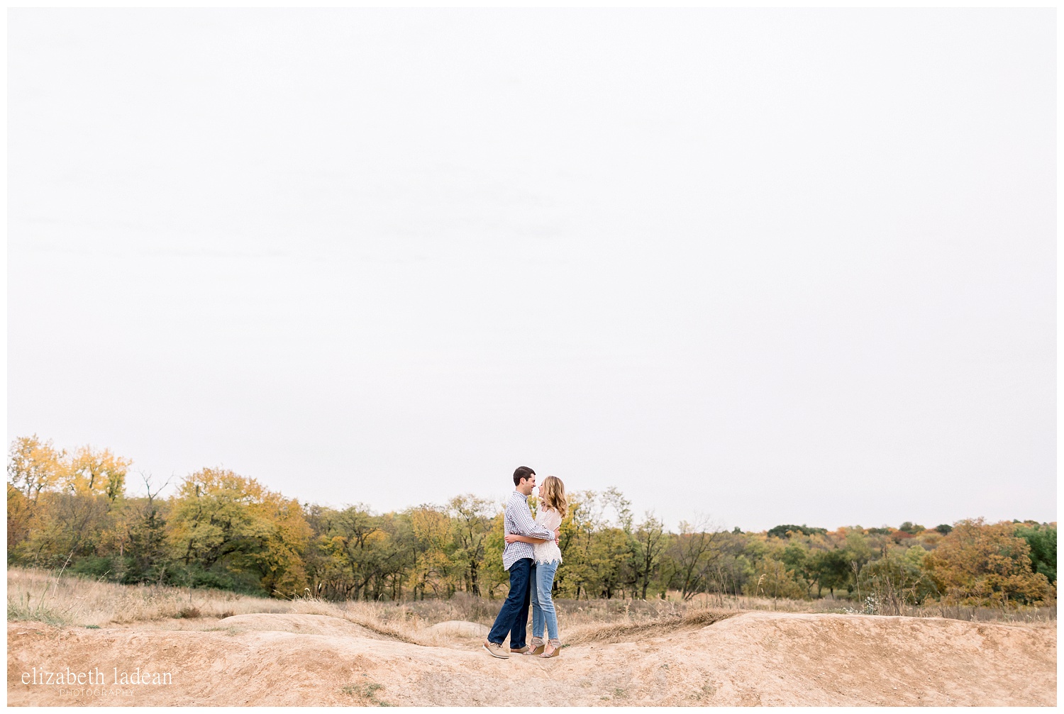 Colorful-Fall-Engagement-Photos-in-KC-C+B-2018-elizabeth-ladean-photography-photo_1783.jpg