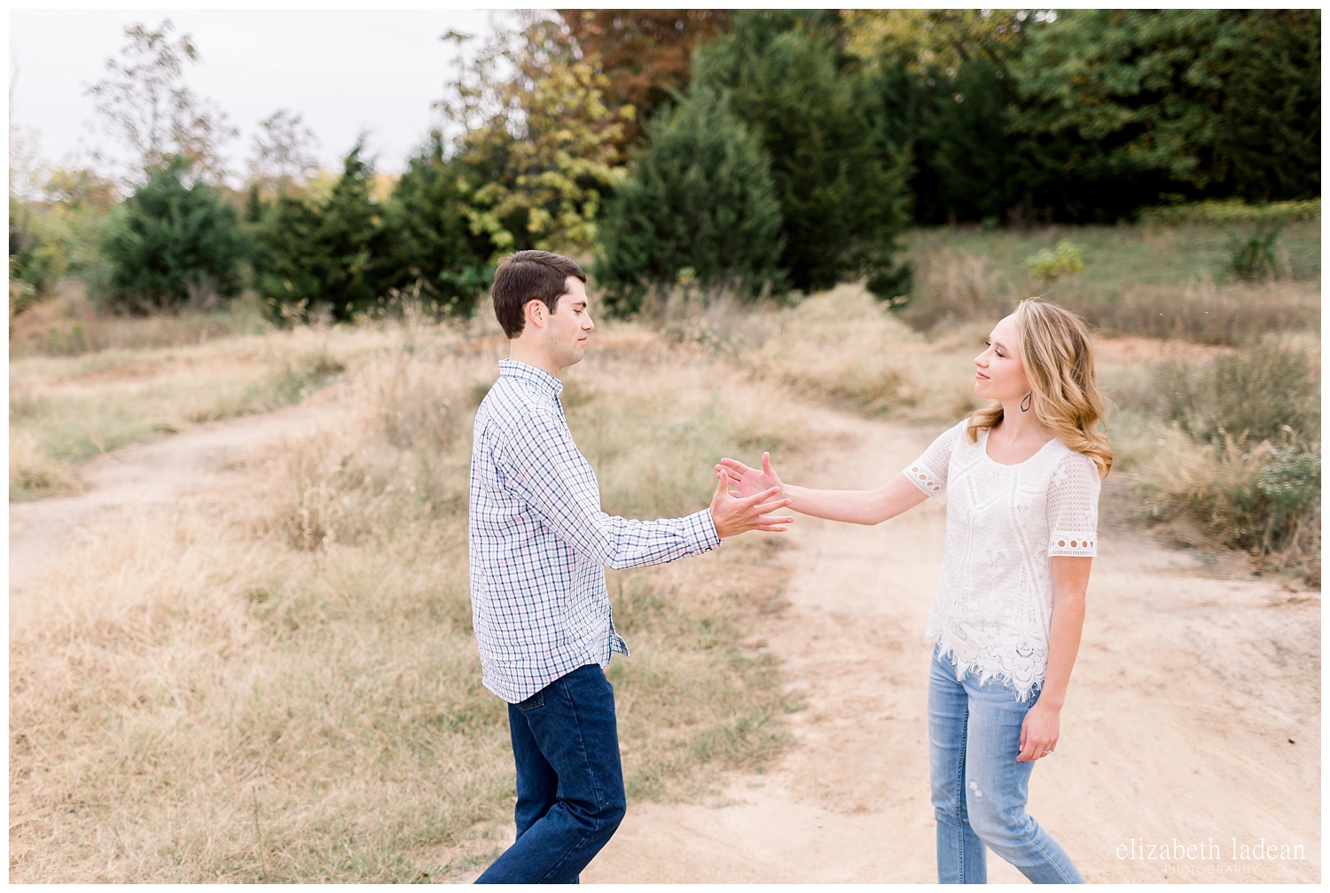 Colorful-Fall-Engagement-Photos-in-KC-C+B-2018-elizabeth-ladean-photography-photo_1788.jpg