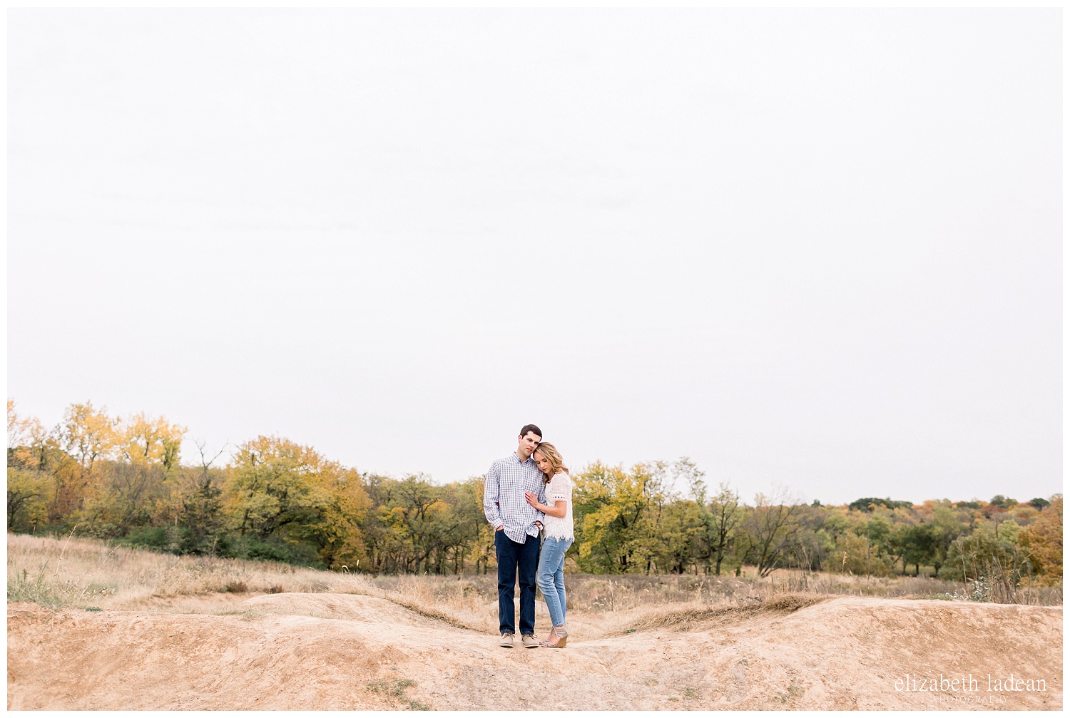 Colorful-Fall-Engagement-Photos-in-KC-C+B-2018-elizabeth-ladean-photography-photo_1791.jpg