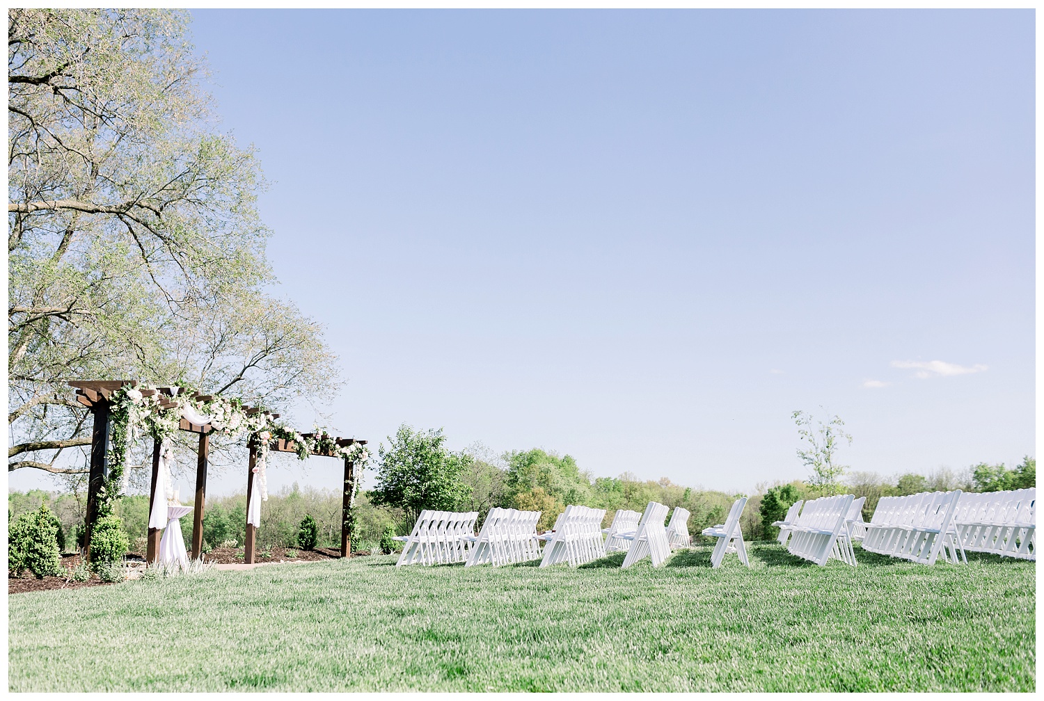 Outdoor wedding ceremonies in Kansas City