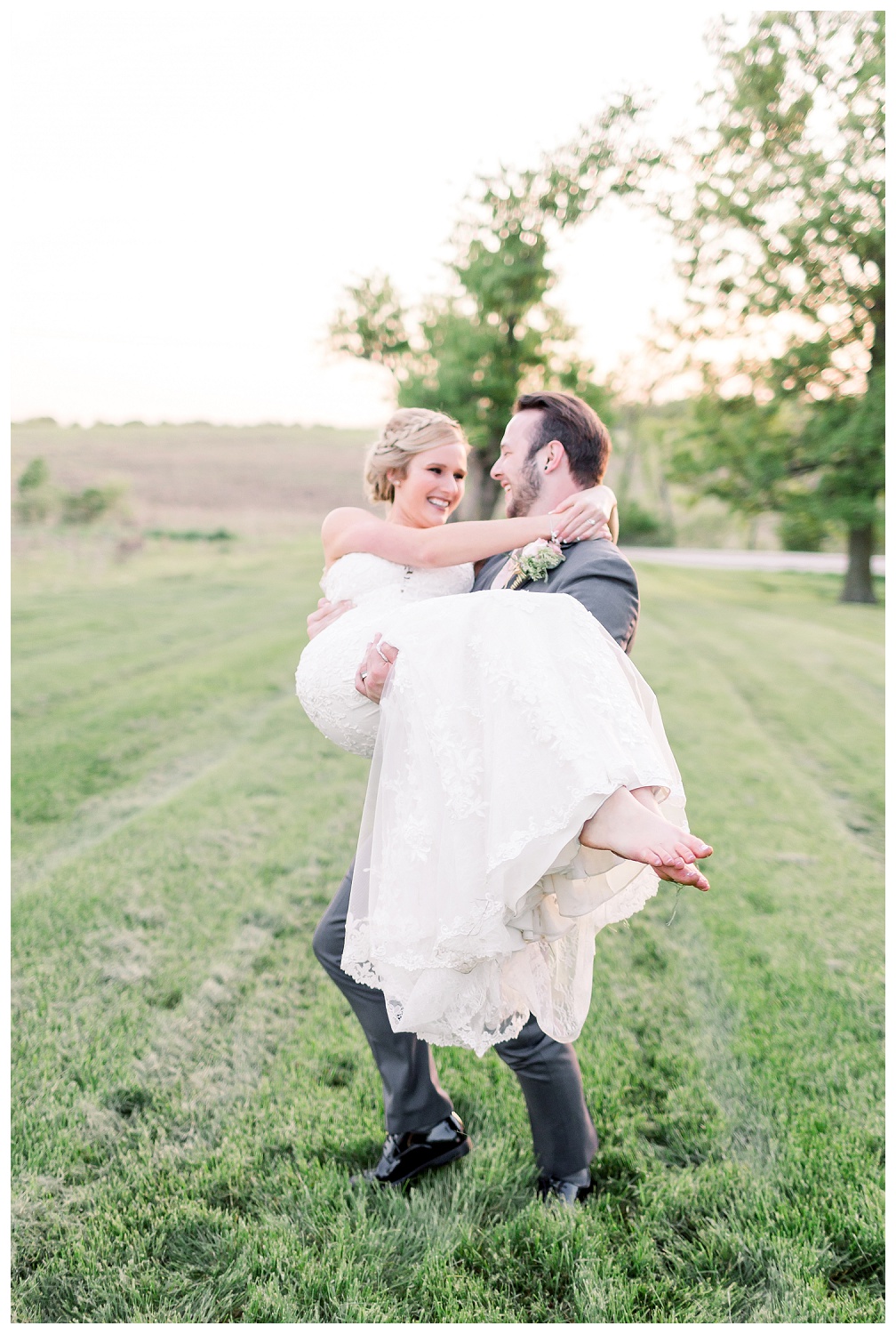 light and airy wedding photographer in the midwest