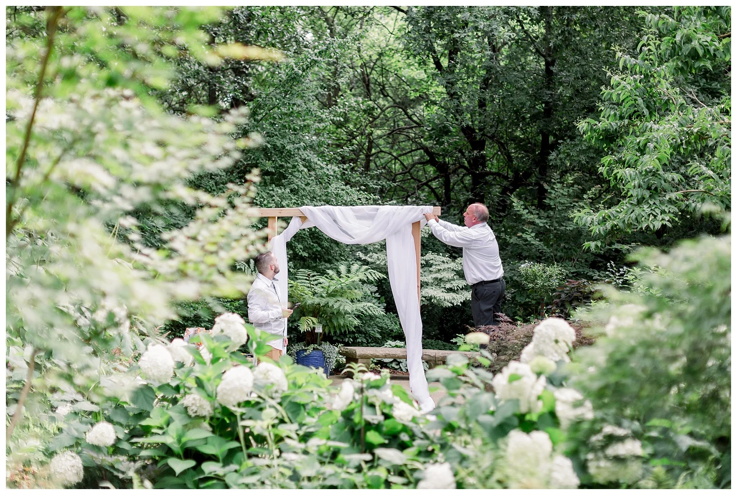 Midwest-Elopement-Photographer-Overland-Park-Arboretum-K+D0627-Elizabeth-Ladean-Photography_photo-_8810.jpg