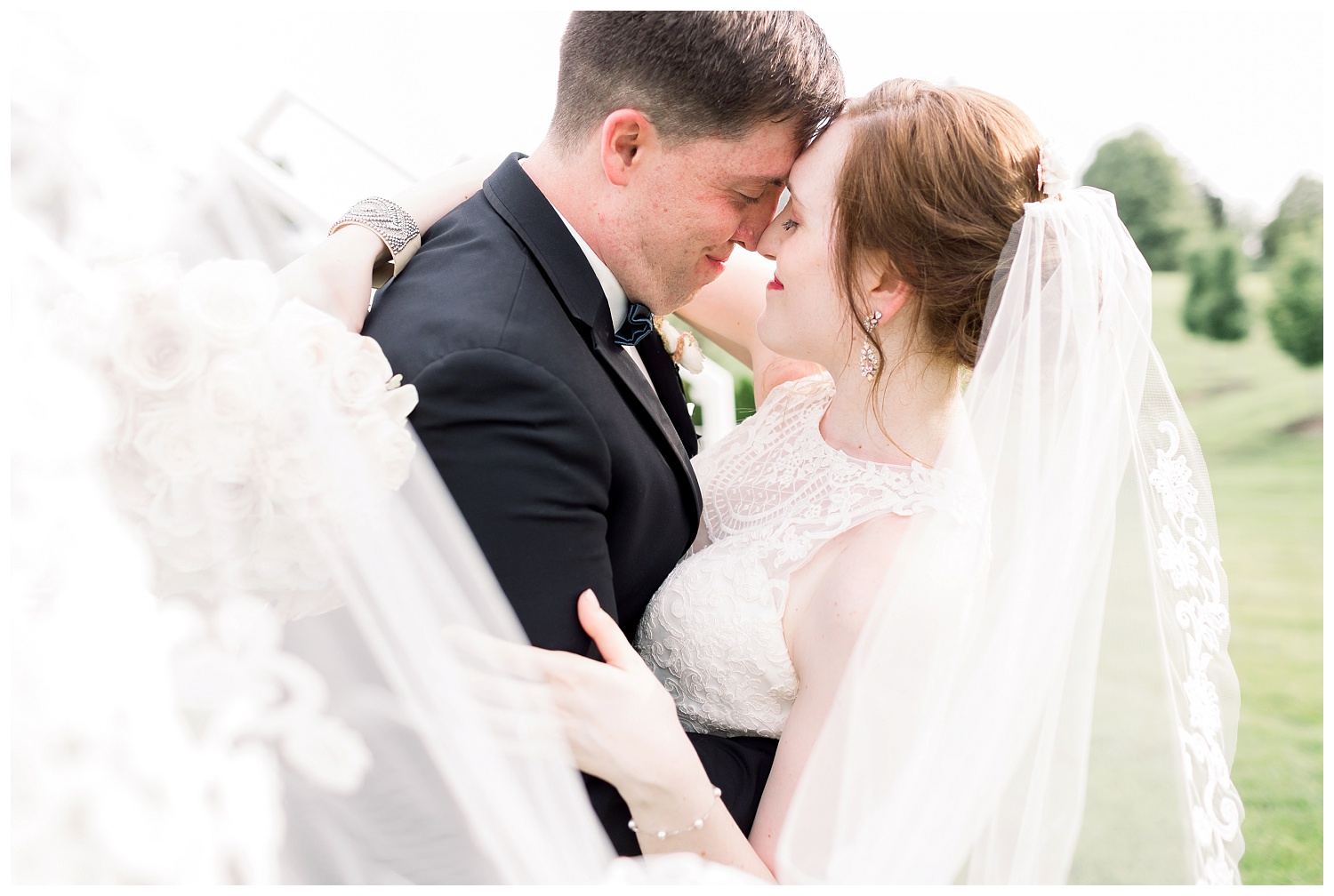 Pavilion-Event-Space-KC-Wedding-Photography-E+E-0628-Elizabeth-Ladean-Photography_photo-_8883.jpg
