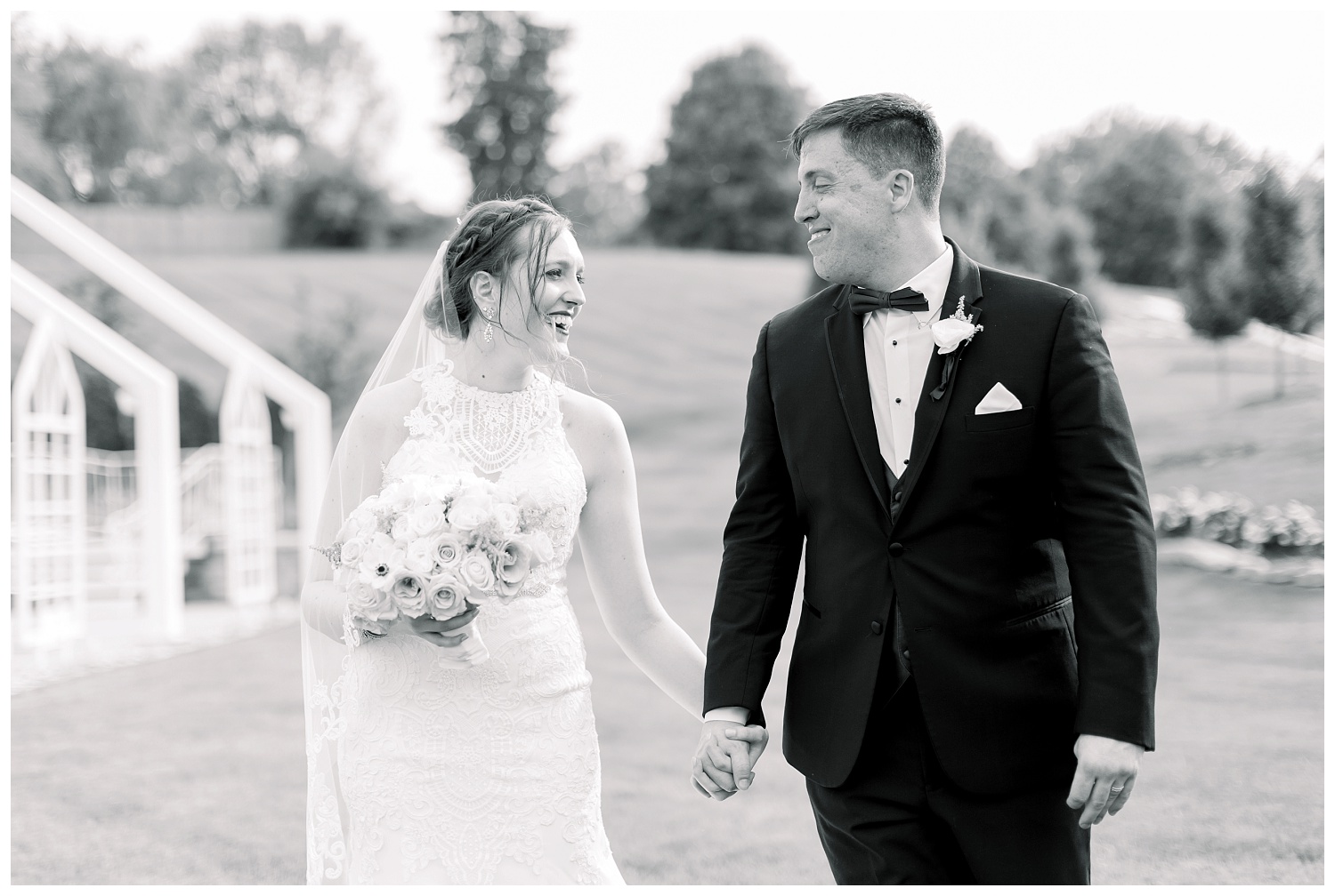 Pavilion-Event-Space-KC-Wedding-Photography-E+E-0628-Elizabeth-Ladean-Photography_photo-_8889.jpg
