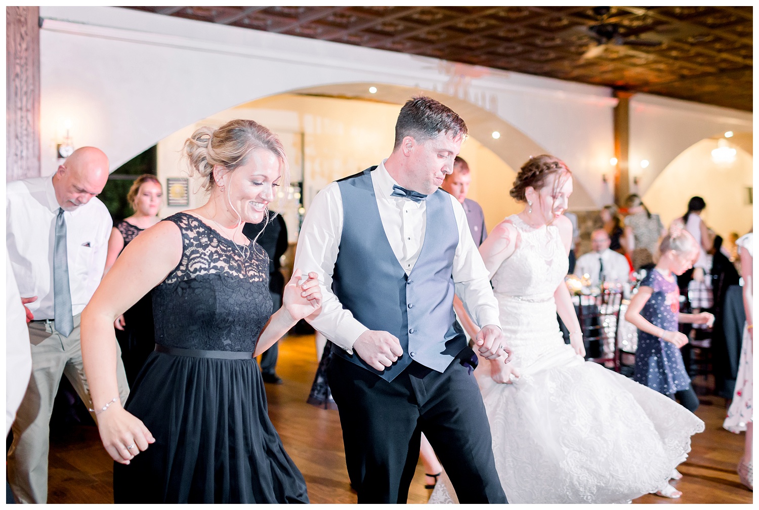 Pavilion-Event-Space-KC-Wedding-Photography-E+E-0628-Elizabeth-Ladean-Photography_photo-_8914.jpg