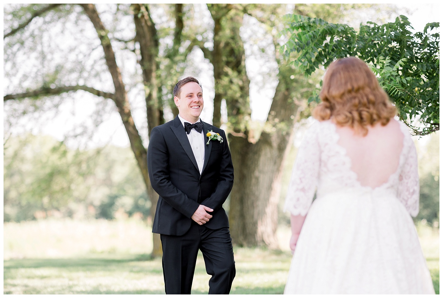 first looks on wedding days photos